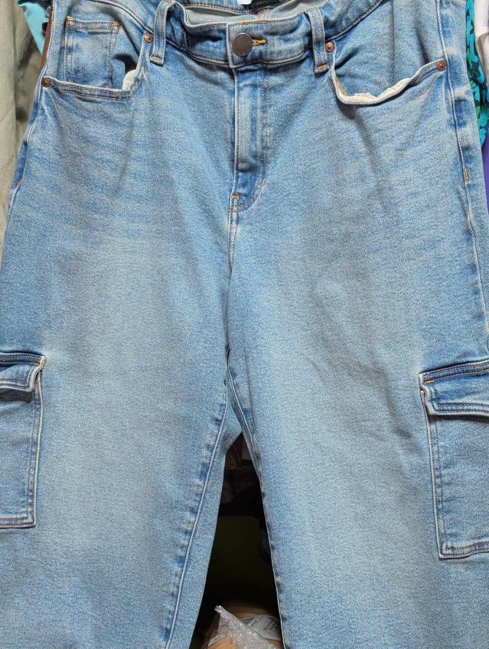 #010 Lane Bryant Light Blue Mid Rise Signature Fit Straight Crop Jeans